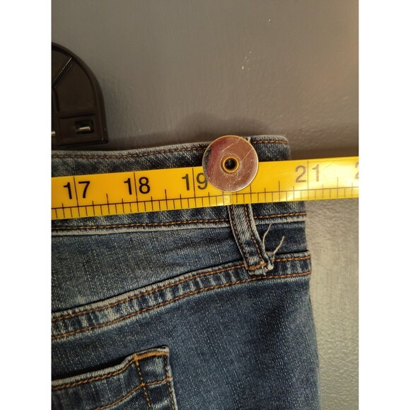 Torrid Denim 22R Blue Jeans - Picture 3 of 6